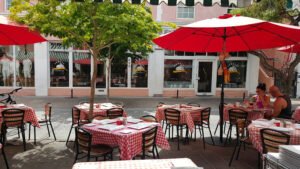 Servers provide entertainment at this bustling wine & pasta spot specializing in Roman-Jewish meals.